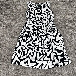 3/$15 Alfani Black and White Patterned Dress 10 Petite Fit and Flare Button Up